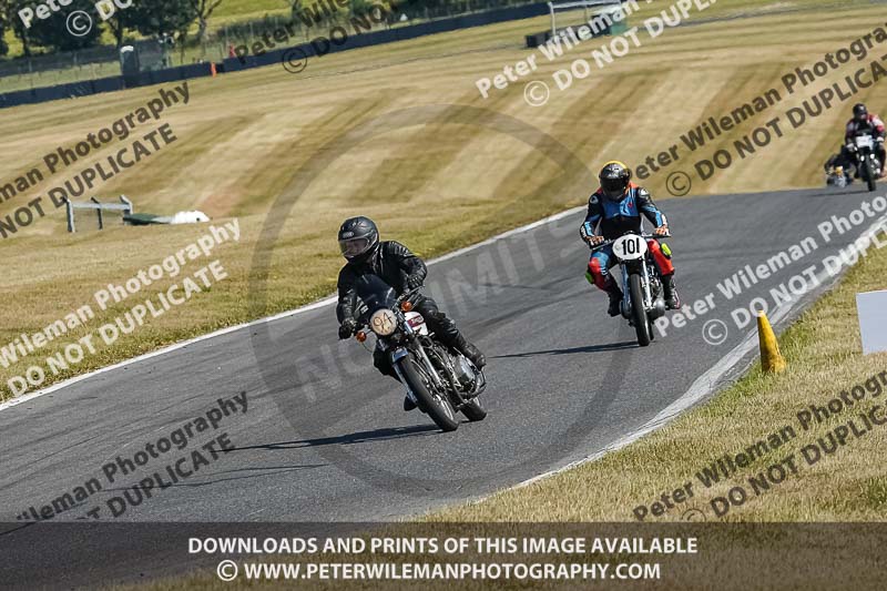cadwell park;cadwell park photographs;cadwell trackday photographs;enduro digital images;event digital images;eventdigitalimages;peter wileman photography;racing digital images;trackday digital images;trackday photos